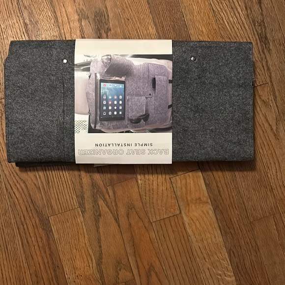 NWT Back seat organizer simple Installation,Gray,Universal straps fits most back - Picture 3 of 3